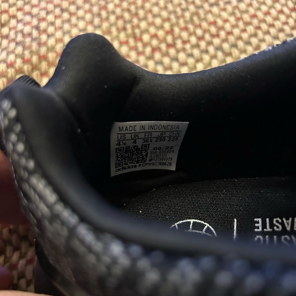 Big kids Adidas shoes. New with tags. Never worn. - Picture 2 of 3